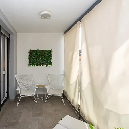 Avia Apartment *