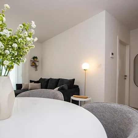 Apartment Avia