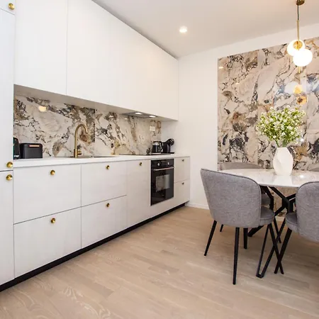Avia Apartment