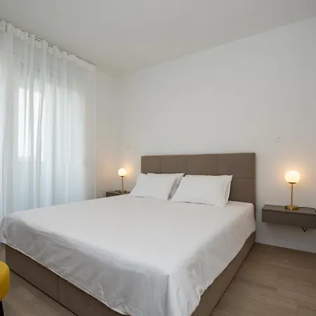 Avia Apartment