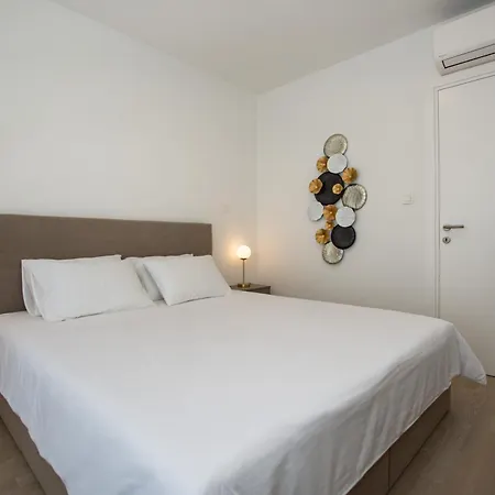Avia Apartment